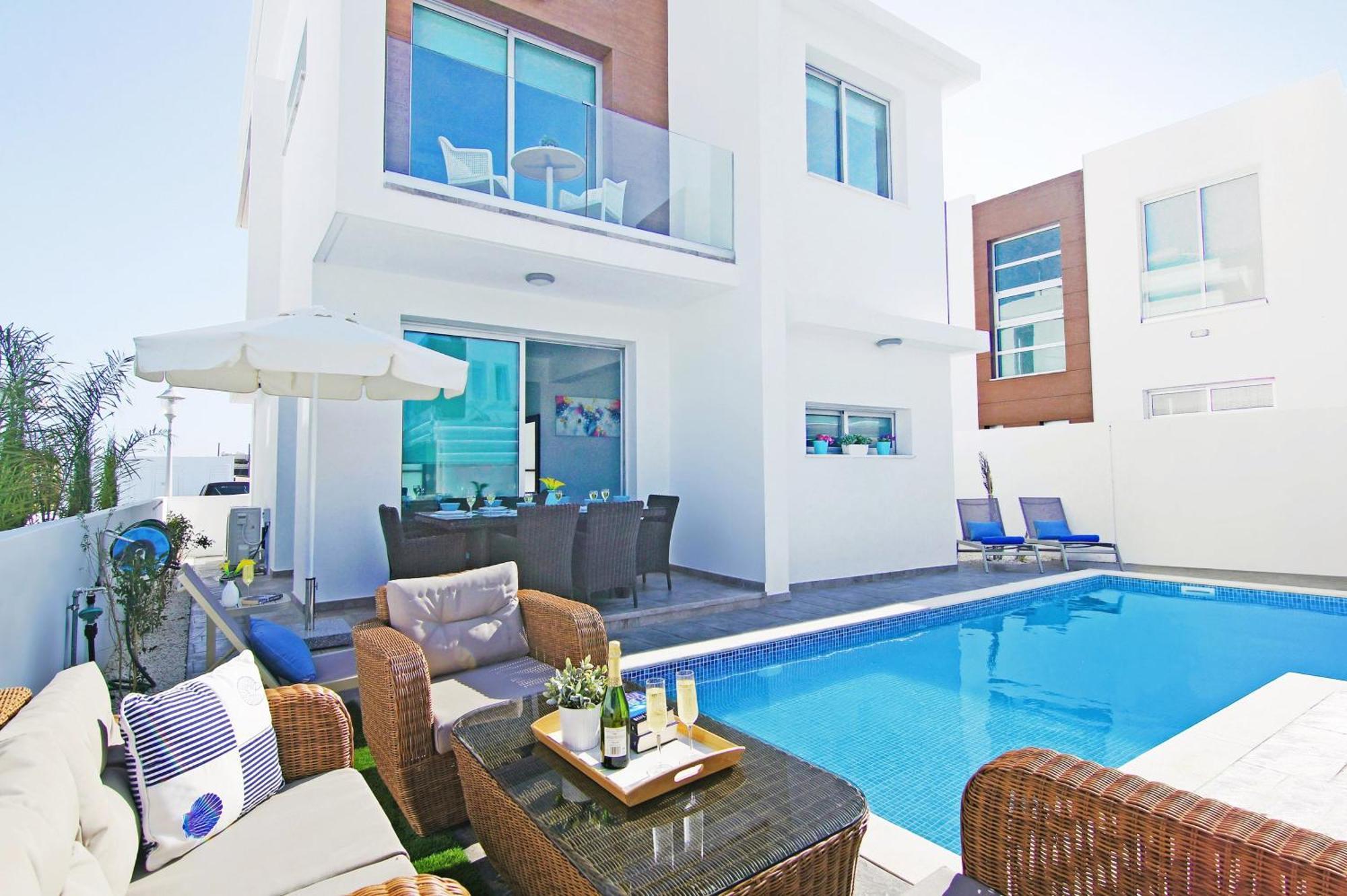 Villa Caren Паралимни Экстерьер фото